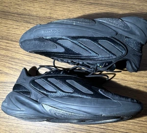 Adidas Schuhe Gr. 10,5 Ozelia Running Sneaker schwarz Schnürschuhe Low Top Komfort H04268 - Bild 1 von 14