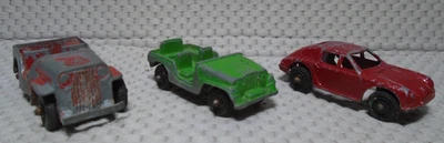 LOTE DE 3 VEHÍCULOS DE JUGUETE VINTAGE TOOTSIETOY 2" LARGO 2 JEEPS 1 COCHE Foto 1 de 4