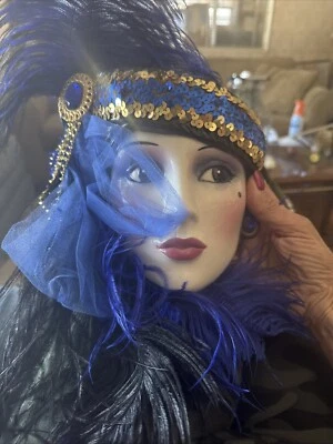 Máscara de Mardi Gras con plumas azul real Clay Art San Francisco SF EE. UU. 13" Foto 1 de 4