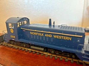 SW8/900 SWITCHER - NORFOLK & WESTERN -DC/DCC Ready- HO Scale -"N&W"-NEW OOP RARE - Picture 1 of 14