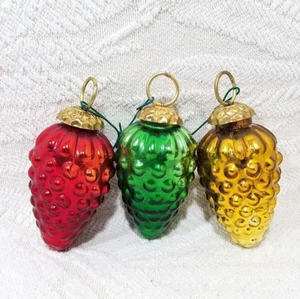 VINTAGE 3.5” KUGEL STYLE GRAPE GLASS CHRISTMAS ORNAMENTS – RED, GREEN & GOLD - Picture 1 of 10