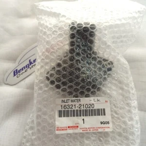 Genuine OEM Thermostat Water Housing Inlet 16321-21020 Fits 06-19 Toyota Yaris - Imagen 1 de 4