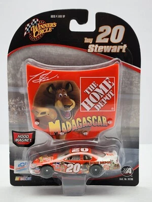 Winner's Circle CAPUCHA IMÁN SERIE Tony Stewart 'MADAGASCAR' Escala 1:64 Die Cast Foto 1 de 4