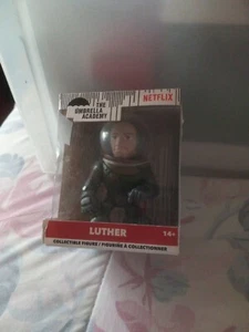 XTreme Play Luther Figur Netflix The Umbrella Academy 2020 Sammlerstück Neu - Bild 1 von 5