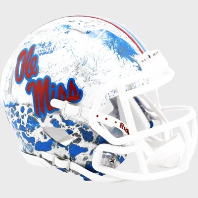 Mini casco de fútbol americano Mississippi Ole Miss Rebels árbol real camuflaje azul velocidad Foto 1 de 2