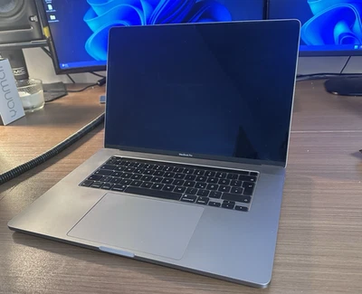 Apple MacBook Pro 2019 16 Zoll - 32GB - 512GB - Radeon Pro 5500M - Spacegrau - Bild 1 von 4