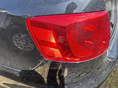 Conjunto de luz trasera derecha usado se adapta a: Volkswagen Jetta Sdn 2014 exc. barrio ciudad Foto 1 de 4