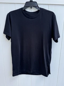 Uniqlo Black T-Shirt Size Large Basic Crew Neck Cotton Polyester - Picture 1 of 4