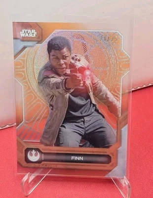Topps Star Wars High Tek 2024 Finn /25 Orange Throne Room #38 - Bild 1 von 2