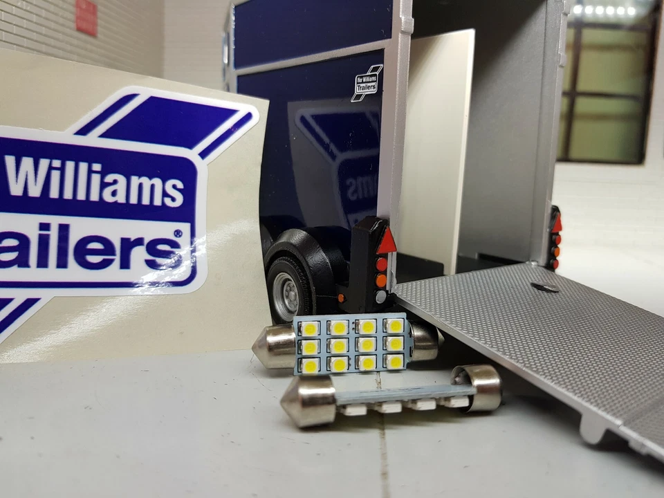 Ifor Williams Horsebox Horse Trailer LED Interior Internal Light Bulbs LLB258 x2 - Image 1 of 1
