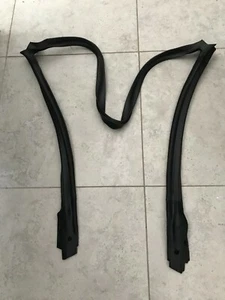 1984-1996 Corvette A Pillar Front Windshield Weatherstrip New - Picture 1 of 1