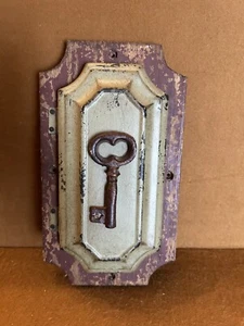Vintage, Distressed, Weathered, Keyholder, Indoor Outdoor green Hinged c7 - Picture 1 of 13