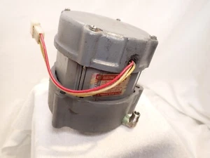 Hitachi 1 Phase Electric Oil Pump Motor Form 554 P3 200W 115V 60hz 3.7 Amps - Picture 1 of 8