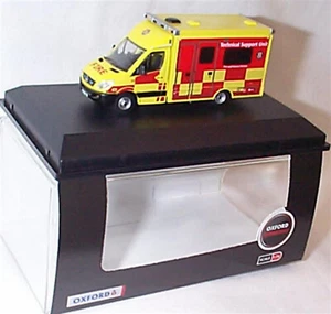 Oxford 76MA008 OO Gauge Mercedes Ambulance Bedfordshire Fire & Rescue TSU New - Picture 1 of 2