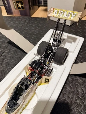 MILESTONE NHRA 1:16 SCHUMACHER "SARGE" TOP FUEL DRAGSTER EJÉRCITO DE ESTADOS UNIDOS CAMUFLAJE DAR-363 Foto 1 de 4