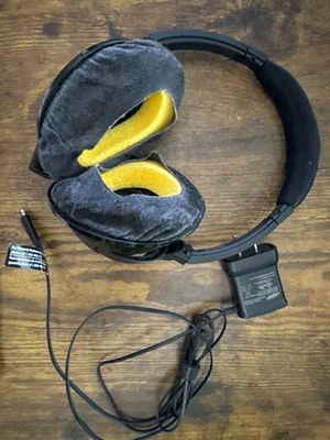 Bose Over-Ear Wireless Headphones with Charger – Tested, Needs New Ear Pads - Image 1 of 2