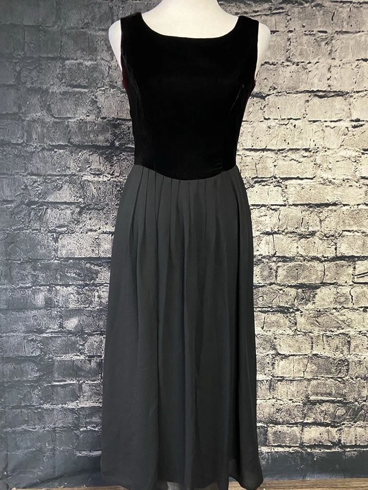 Maxi Vestido Formal Petite Sophisticate Para Mujer Pequeño Negro Terciopelo Corpiño Gasa E Foto 1 de 4