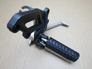 Kawasaki ZZR1400 ZX-14R 2017 6.357 km rechts Fahrer Fußrasten Montage (11967) - Bild 1 von 7