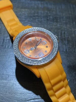 ¡NUEVO! Reloj Geneva naranja con bisel de diamantes de imitación de doble fila ~ correa de goma/silicona ~ Foto 1 de 4