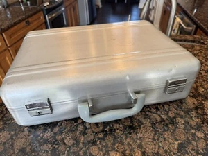 Vintage Bittco Weathermaster Aluminum Briefcase/Camera Case 18 x 13 x 5.25" - Picture 1 of 21