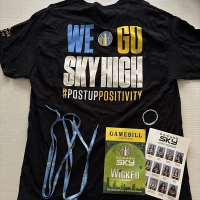 Chicago Sky WNBA Fan Bundle - Wicked Playbill Crown Royal Shoestrings Camisa XL Foto 1 de 4