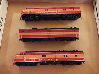 Proto2000 Southern Pacific 21122/21123/21691 ABA Locomotive Set #6000/6003/5912 - Image 1 of 2