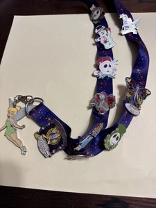Menge 10 Vintage Disney Urlaub Pins und Schlüsselband - Bild 1 von 12