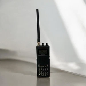 RadioShack PRO-95 Scanning Receiver Dual Trunking 1000 Channel Hand Held Scanner - Picture 1 of 10