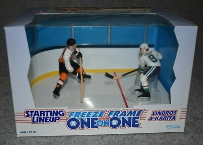 MIGHTY DUCKS P KARIYA/FLYERS ERIC LINDROS NHL HOCKEY ALINEACIÓN INICIAL SERIE 1997 Foto 1 de 4
