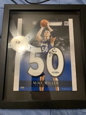 CAMISETA FIRMADA POR LA UDA AUTOGRAFIADA DE MIKE MILLER NÚMERO ENMARCADA CUBIERTA SUPERIOR AUTENTICADA Foto 1 de 3