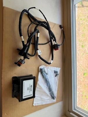 OEM Victory Motorcycle Saddlebag Audio Amp Part Number 2880652 - Image 1 of 4