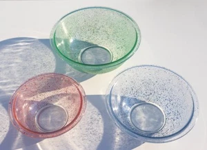 PYREX SPECKLE SPLATTER CONFETTI GLASS MIXING BOWL RED BLUE GREEN SET OF 3 - Picture 1 of 12