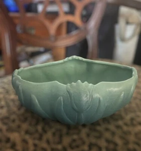 VAN BRIGGLE Art Pottery Vintage Tulip Bowl Turquoise Teal Vase - Picture 1 of 8