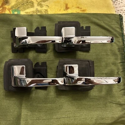 4x Lot Used Oem Ford 1990-1994 Lincoln Town Car; Interior Door Handle Left Side - Image 1 of 4