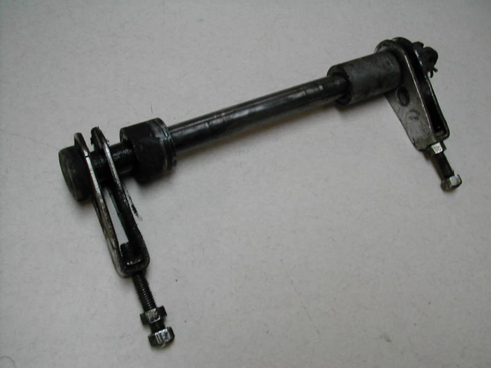 84 Suzuki GS 450L 450 L Juego de espaciadores ajustadores eje trasero Foto 1 de 1