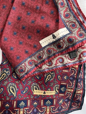 Lote de dos cuadrados de bolsillo de seda roja Robert Talbott Foto 1 de 4