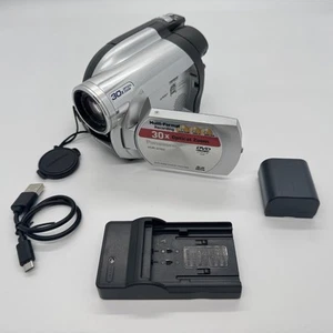 Panasonic VDR-D160 DVD Digital Video Camera Camcorder w/ Charger, Battery Tested - Picture 1 of 10