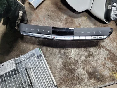 Temperature Control ID 84682655 Fits 19-22 XT4 2060563 - Image 1 of 3