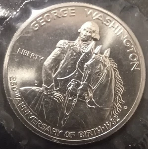 1982-D 50C George Washington Commemorative Silver Half Dollar - Picture 1 of 2