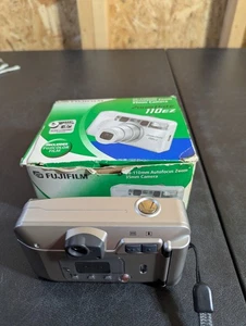 Fujifilm Zoom Date 110ez analoge Kompaktkamera 35 mm UNBENUTZT NEU - Bild 1 von 5
