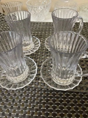 Stock árabe venta caliente taza de té con juego de platillos transparente Foto 1 de 4