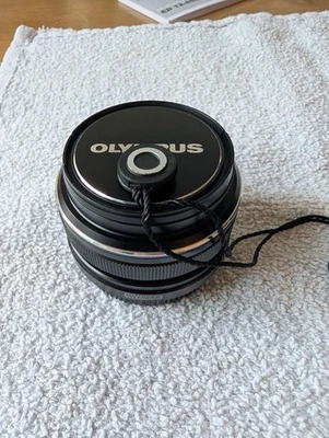 Lente OM SYSTEM Olympus Single Focus Prime M.ZUIKO DIGITAL 17mm F1.8 Negro Vers 1 Foto 1 de 4