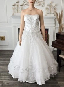 David's Bridal Style 9WG9927 White Embroidered Tulle Strapless Wedding Dress 18W - Picture 1 of 4