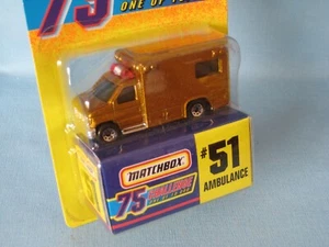 Ambulancia Matchbox edición EE. UU. Gold Challenge 51 coche modelo de juguete en blister 75 mm - Imagen 1 de 2