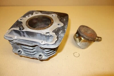 Honda XL250 R XL250R MD03E 1982 cilindro barril motor dañado Foto 1 de 4