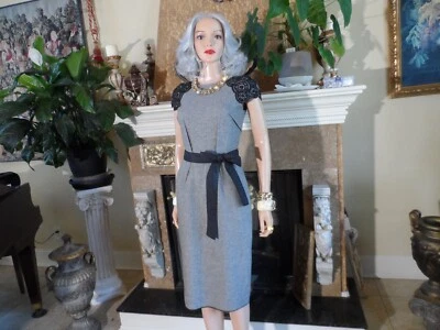 Vestido Jason Wu Dove Gris Lana Virgen Adorno de Cuentas con Faja Cintura Acolchada Talla 2 Foto 1 de 4