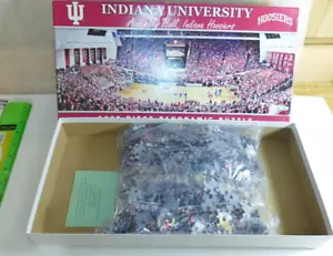 Indiana University UI Sala Assemblaggio 1000 Pezzi Puzzle Panoramico Scatola Aperta - Foto 1 di 12