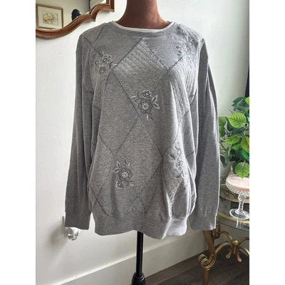 Sudadera Adornada Alfred Dunner Acentos Florales Gris Pullover Talla L Foto 1 de 4