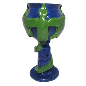 Vtg Art Pottery Creature Monster Climbing Tower Ceramic Goblet Blue Green & Red - Imagen 1 de 6