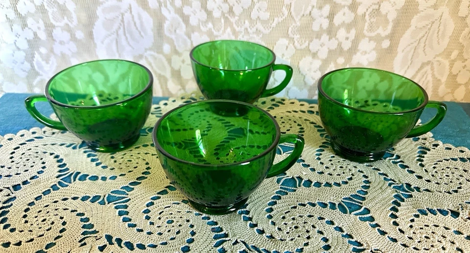 CUATRO TAZAS DE TÉ/CAFÉ Anchor Hocking Forest Green de 2,25 pulgadas de la década de 1950 Foto 1 de 1